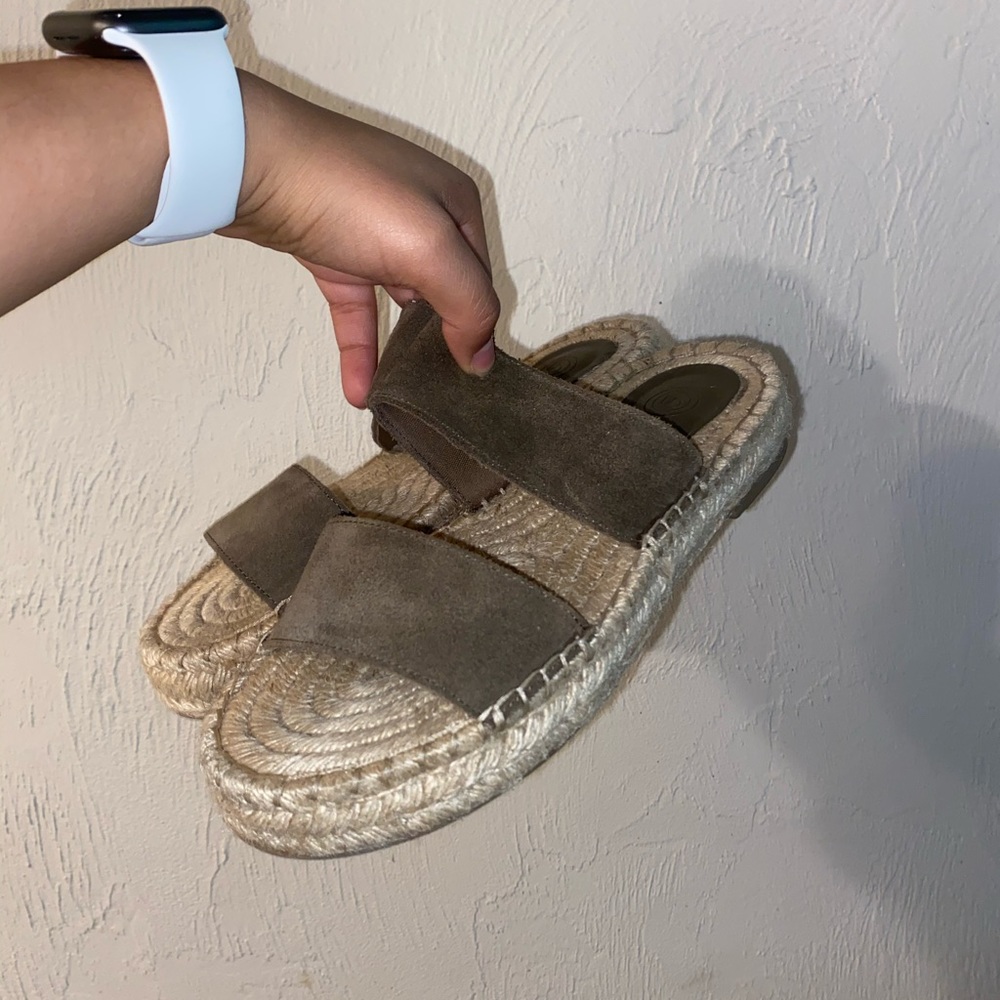 Urban outfitters sandels